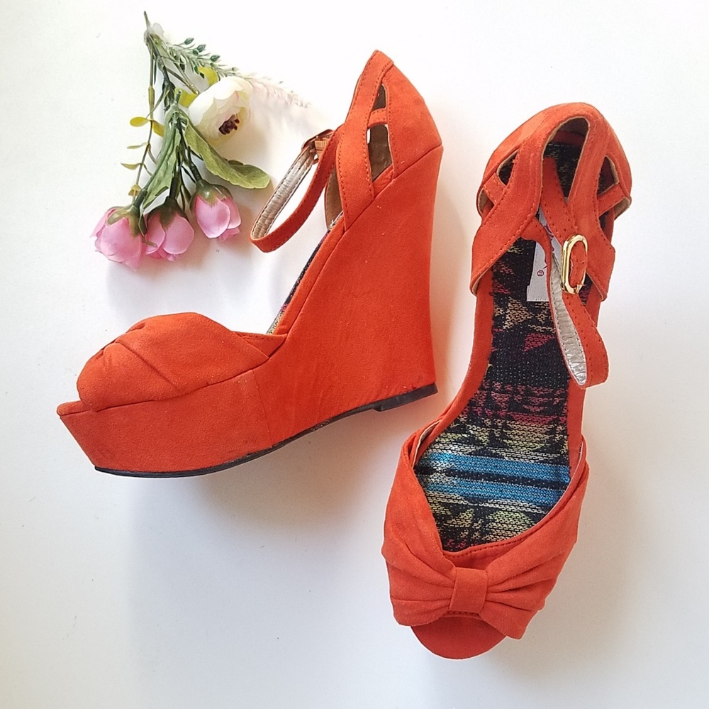 Qupid | Blood Orange Ankle Strap Peep toe Platform Wedges  heels size 9